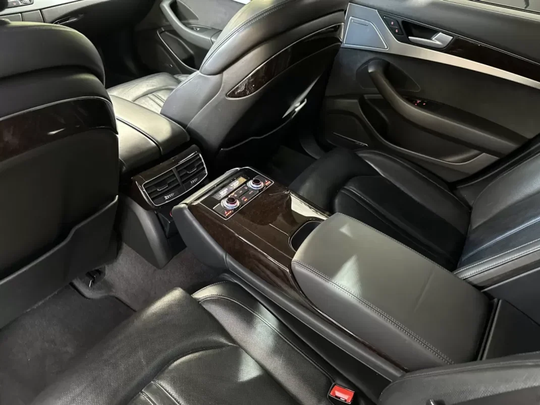Audi A8 2016 - 39000 EUR, 170000 km - AUTO.MOTO.pt - 170000km - foto 23 de 53