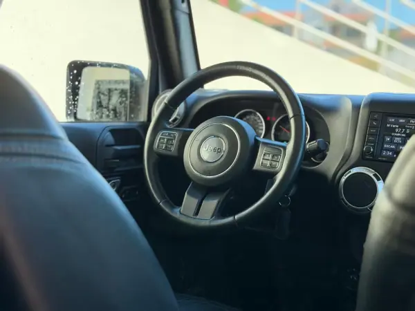 Jeep Wrangler Unlimited 2018 - 49900 EUR, 70780 km - 70780km - foto 12 de 16
