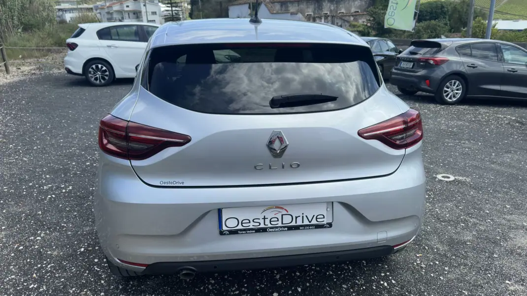 Renault Clio 2023 - 15900 EUR, 68000 km - AUTO.MOTO.pt - 68000km - foto 6 de 21