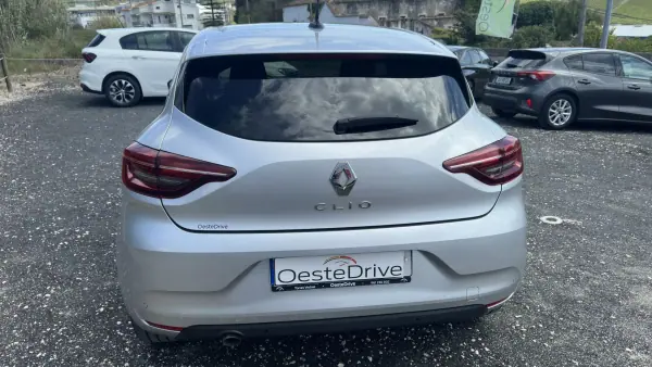 Renault Clio 2023 - 15900 EUR, 68000 km - AUTO.MOTO.pt - 68000km - foto 6 de 21