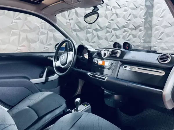 Smart ForTwo Coupé 2011 - 5990 EUR, 169800 km - AUTO.MOTO.pt - 169800km - foto 21 de 33