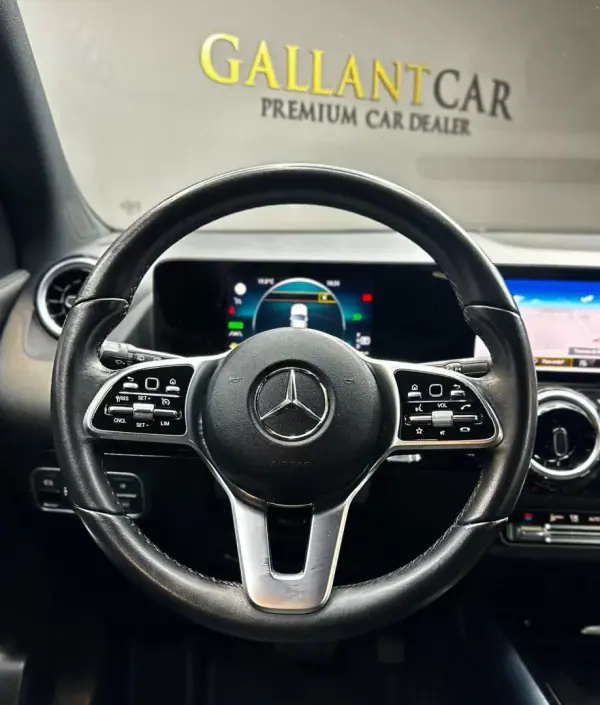 Mercedes-Benz GLA 250 2022 - 34000 EUR, 107000 km - AUTO.MOTO.pt - 107000km - foto 13 de 28