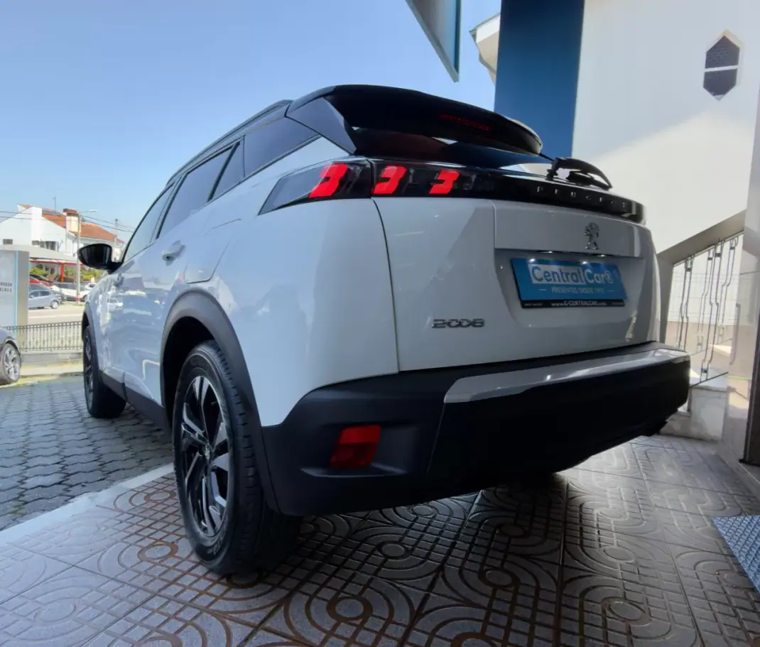 Peugeot 2008 2021 - 16950 EUR, 79000 km - AUTO.MOTO.pt - 79000km - foto 8 de 30