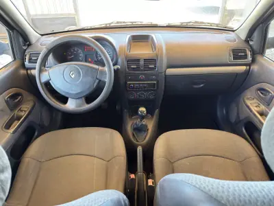 Renault Clio 2004 - 3250 EUR, 222926 km - AUTO.MOTO.pt - 222926km - foto 19 de 28