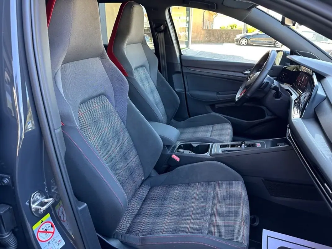 Volkswagen Golf 2021 - 37999 EUR, 33000 km - AUTO.MOTO.pt - 33000km - foto 52 de 57