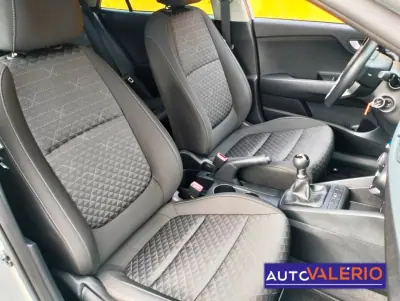 Kia Rio 2021 - 14450 EUR, 70980 km - AUTO.MOTO.pt - 70980km - foto 27 de 32