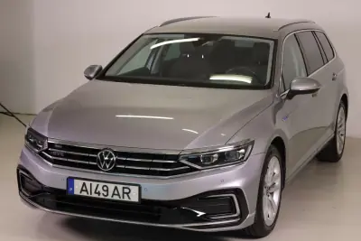 Volkswagen Passat Variant 2021 - 25990 EUR, 70682 km - AUTO.MOTO.pt - 70682km - foto 5 de 53