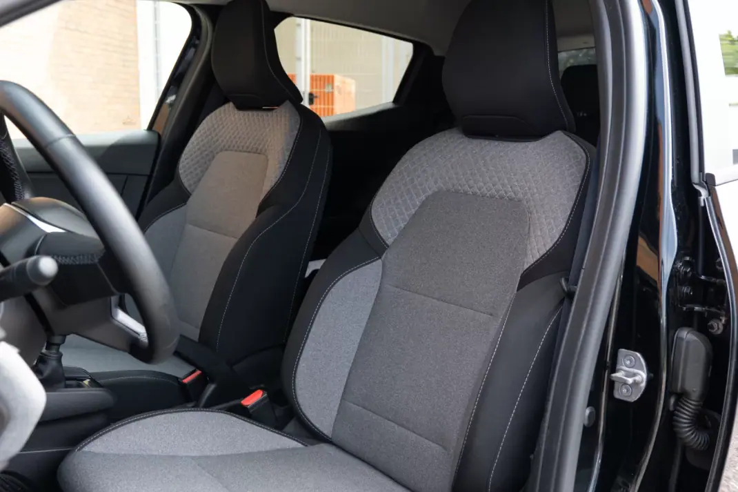 Renault Clio 2024 - 16950 EUR, 38060 km - AUTO.MOTO.pt - 38060km - foto 15 de 16