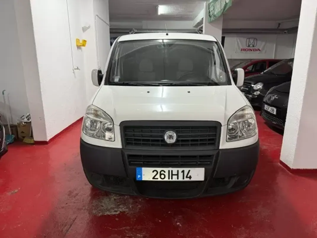 Fiat DOBLO CARGO 1.3 MULTIJET EASY 2009 - 5250 EUR, 190000 km - AUTO.MOTO.pt - 190000km - foto 1 de 27