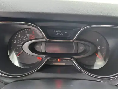 Renault Captur 2016 - 11450 EUR, 165268 km - AUTO.MOTO.pt - 165268km - foto 25 de 41