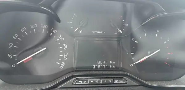 Citroën C3 2018 - 11750 EUR, 72750 km - AUTO.MOTO.pt - 72750km - foto 12 de 14