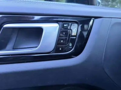 Porsche Cayenne 2018 - 53499 EUR, 142519 km - 142519km - foto 33 de 44