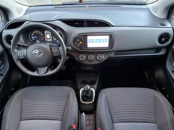 Toyota Yaris 2019 - 14200 EUR, 46977 km - AUTO.MOTO.pt - 46977km - foto 8 de 20