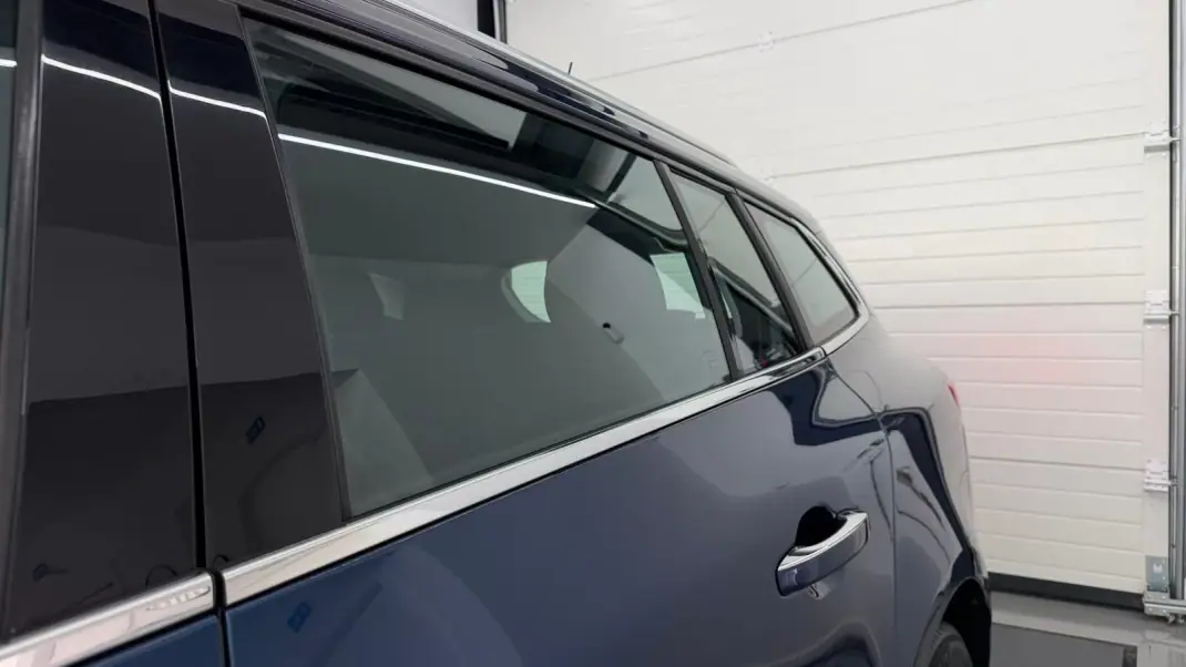 Renault Mégane Sport Tourer 2017 - 10990 EUR, 233602 km - AUTO.MOTO.pt - 233602km - foto 24 de 29