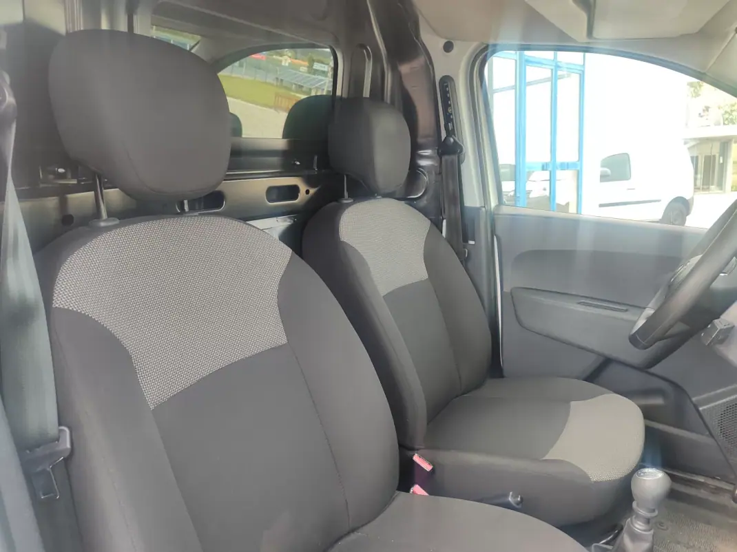 Dacia Dokker 2020 - 10900 EUR, 61000 km - AUTO.MOTO.pt - 61000km - foto 10 de 20