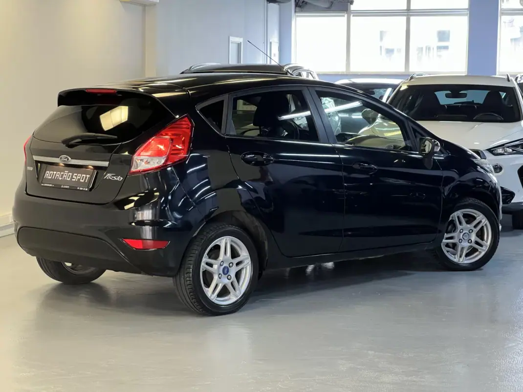 Ford Fiesta 2012 - 6490 EUR, 180000 km - AUTO.MOTO.pt - 180000km - foto 14 de 38