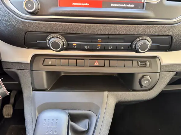 Citroën Spacetourer 2021 - 28500 EUR, 21196 km - AUTO.MOTO.pt - 21196km - foto 19 de 25