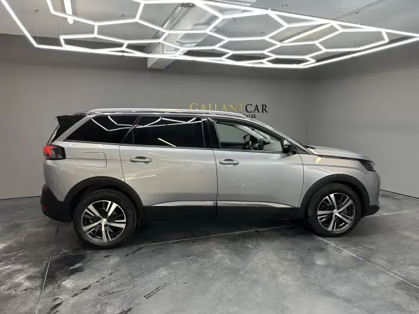 Peugeot 5008 2021 - 21900 EUR, 142000 km - AUTO.MOTO.pt - 142000km - foto 8 de 38