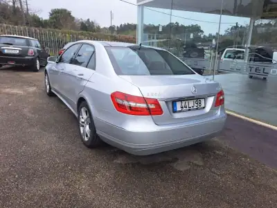 Mercedes-Benz E 250 2009 - 14450 EUR, 234946 km - AUTO.MOTO.pt - 234946km - foto 21 de 23