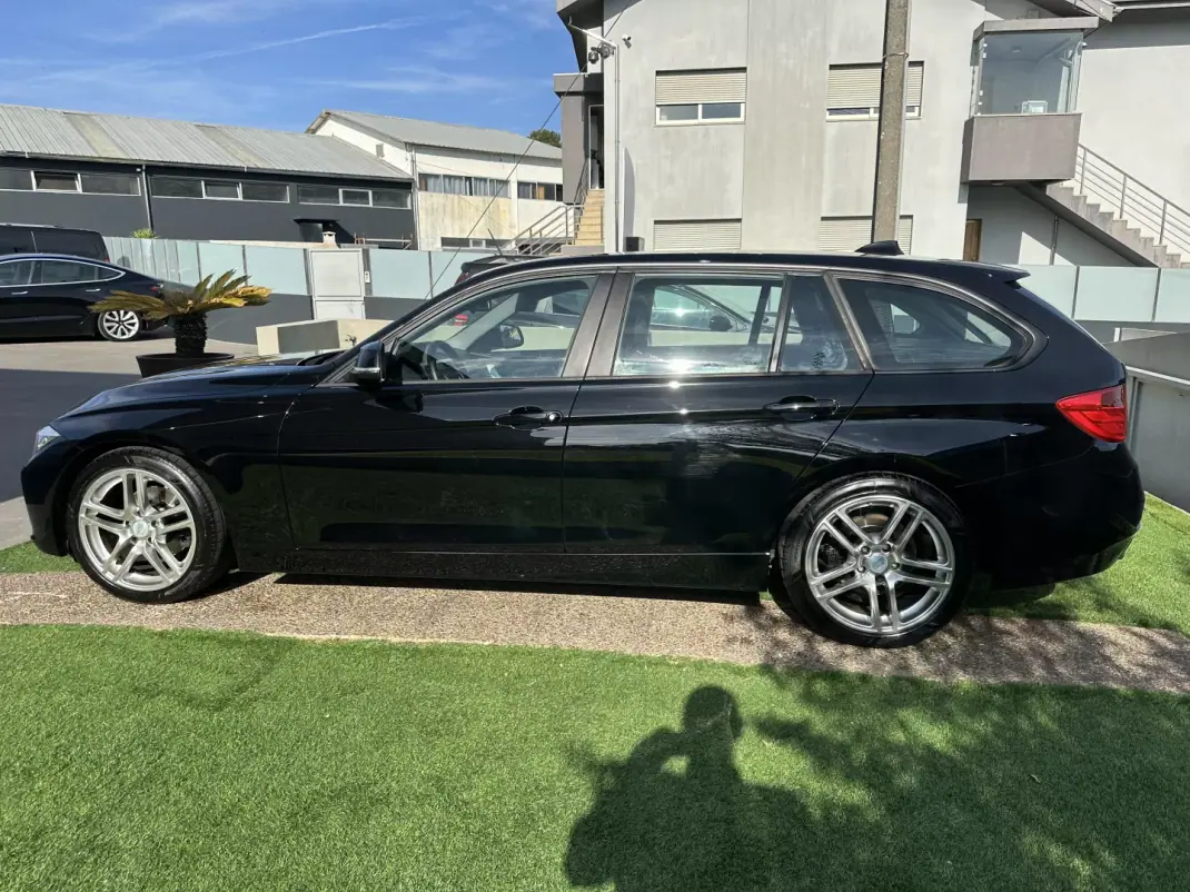 BMW 320 2013 - 12900 EUR, 228000 km - 228000km - foto 18 de 57