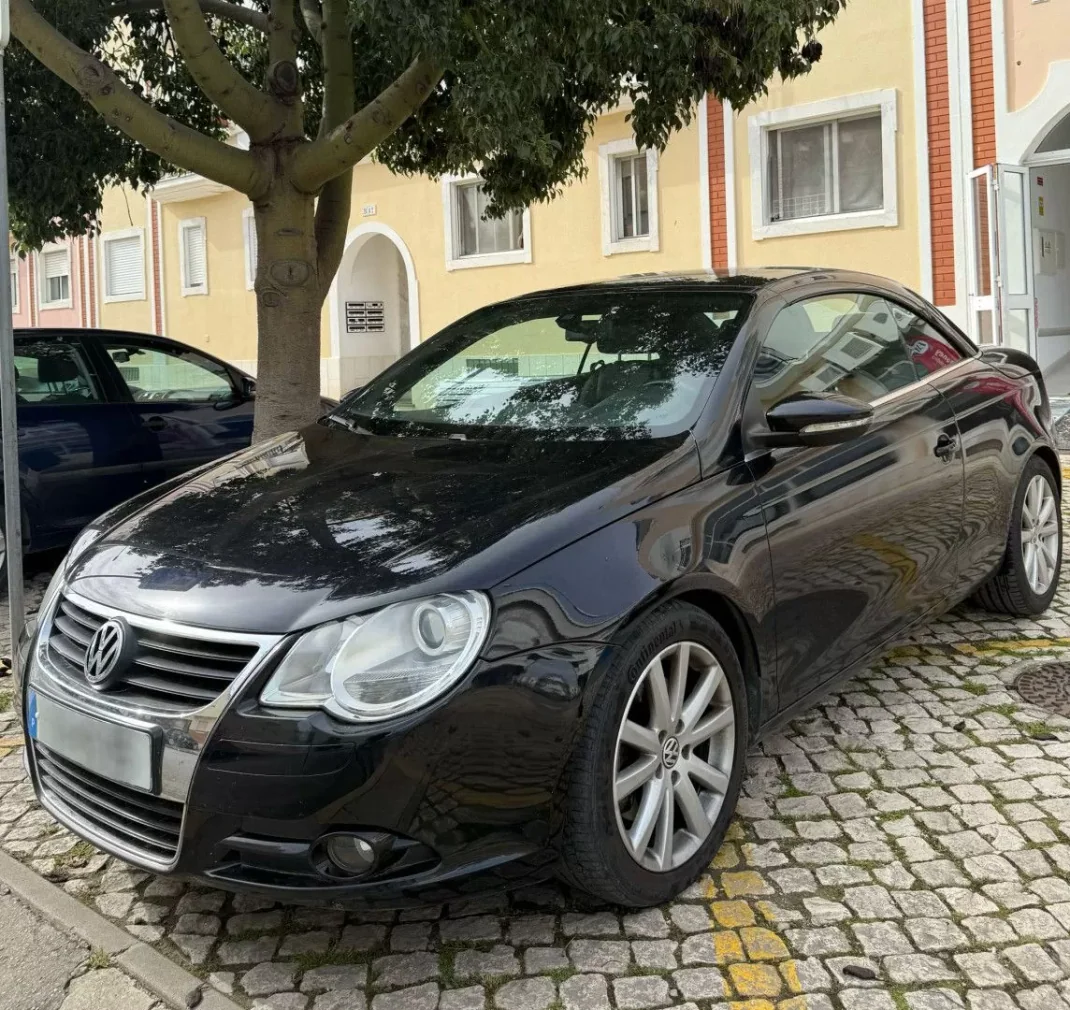Volkswagen EOS 2009 - 11250 EUR, 120000 km - AUTO.MOTO.pt - 120000km - foto 7 de 11