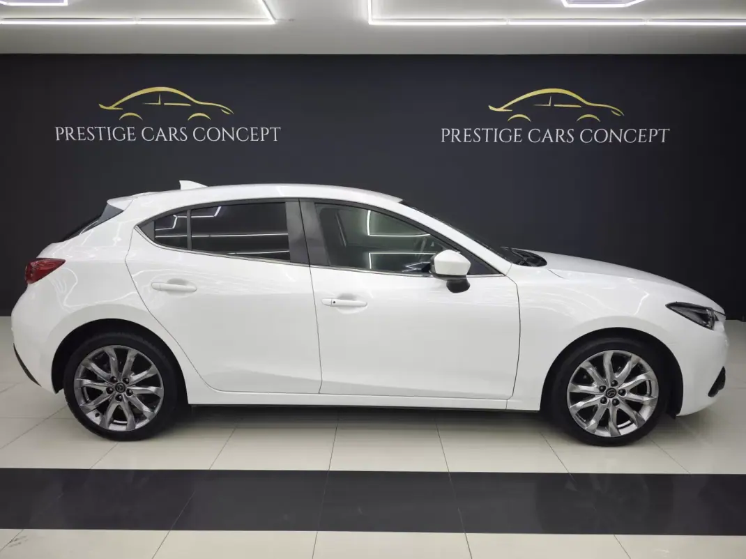 Mazda 3 2016 - 12450 EUR, 207205 km - AUTO.MOTO.pt - 207205km - foto 2 de 40