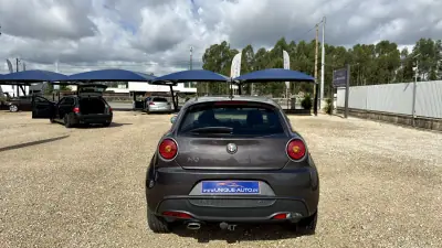 Alfa Romeo MiTo 2015 - 11600 EUR, 146000 km - AUTO.MOTO.pt - 146000km - foto 11 de 40