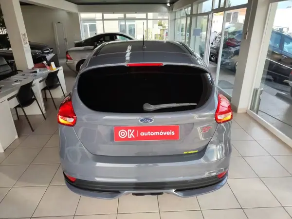 Ford Focus 2015 - 20500 EUR, 125550 km - AUTO.MOTO.pt - 125550km - foto 10 de 40
