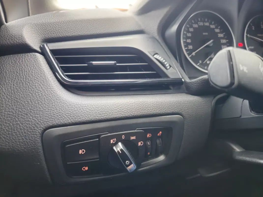 BMW 216 Active Tourer 2015 - 13990 EUR, 149000 km - AUTO.MOTO.pt - 149000km - foto 13 de 14