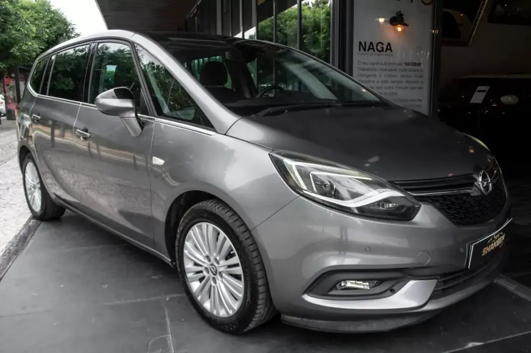 Opel Zafira 2018 - 13990 EUR, 142396 km - AUTO.MOTO.pt - 142396km - foto 6 de 37