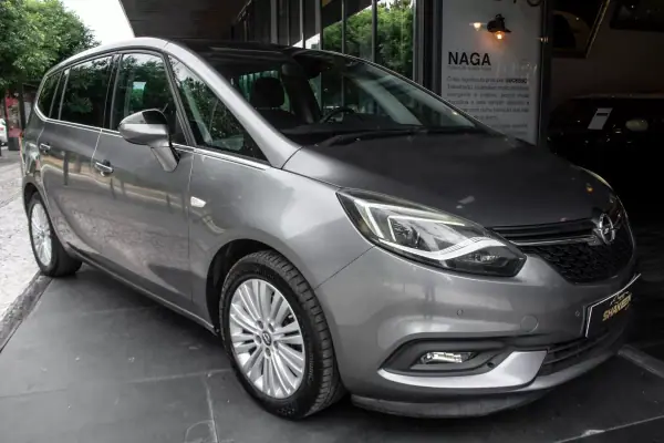 Opel Zafira 2018 - 13990 EUR, 142396 km - AUTO.MOTO.pt - 142396km - foto 6 de 37