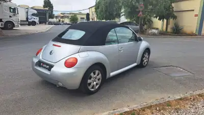 Volkswagen New Beetle Cabriolet 2004 - 9890 EUR, 127830 km - AUTO.MOTO.pt - 127830km - foto 22 de 48