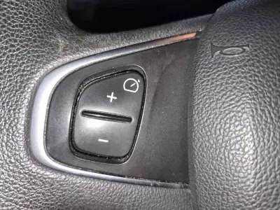 Renault Clio Break 2018 - 9999 EUR, 76544 km - AUTO.MOTO.pt - 76544km - foto 11 de 24