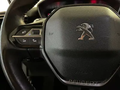 Peugeot 2008 2021 - 16350 EUR, 182000 km - AUTO.MOTO.pt - 182000km - foto 17 de 32
