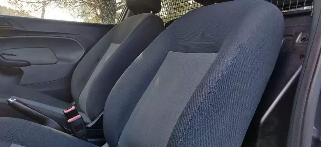 Ford Fiesta 1.4 TDCI 2010 - 4490 EUR, 244800 km - AUTO.MOTO.pt - 244800km - foto 21 de 31