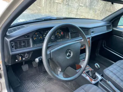 Mercedes-Benz 190 1993 - 14900 EUR, 41200 km - 41200km - foto 12 de 40