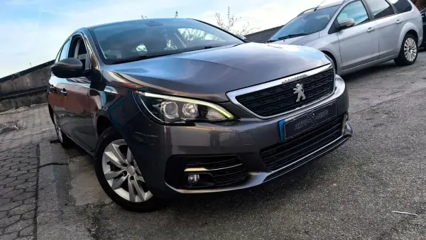 Peugeot 308 SW 2018 - 9900 EUR, 175000 km - AUTO.MOTO.pt - 175000km - foto 5 de 16