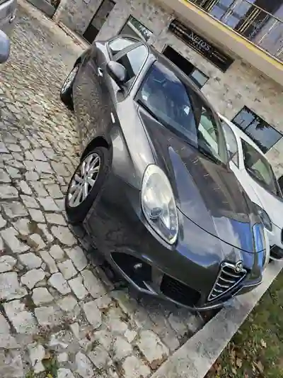 Alfa Romeo Giulietta 2013 - 8999 EUR, 259000 km - foto 2 de 12