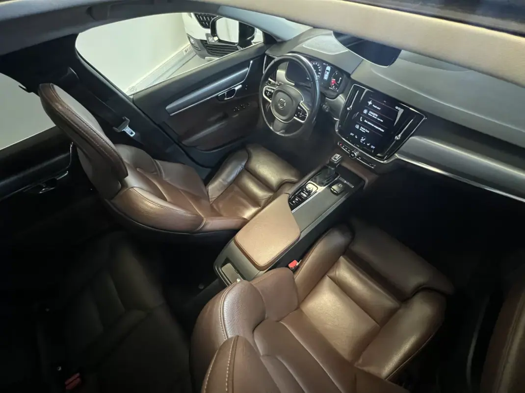 Volvo V90 2018 - 27490 EUR, 160000 km - AUTO.MOTO.pt - 160000km - foto 45 de 53