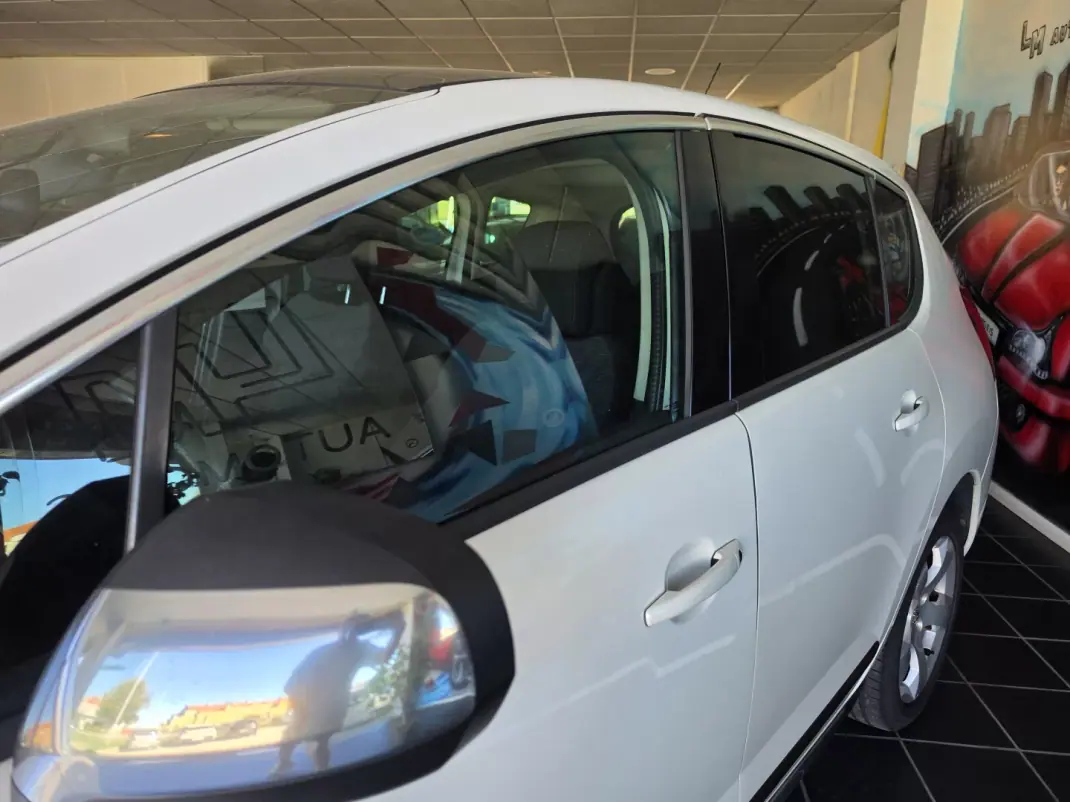 Peugeot 3008 2011 - 8450 EUR, 144500 km - 144500km - foto 6 de 22