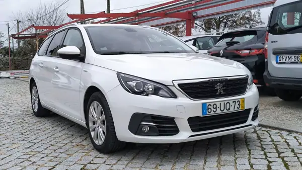 Peugeot 308 SW 2018 - 13950 EUR, 111285 km - AUTO.MOTO.pt - 111285km - foto 2 de 5