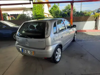 Opel Corsa 2006 - 4750 EUR, 195121 km - AUTO.MOTO.pt - 195121km - foto 3 de 7