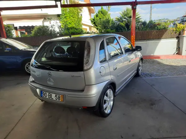 Opel Corsa 2006 - 4750 EUR, 195121 km - AUTO.MOTO.pt - 195121km - foto 3 de 7