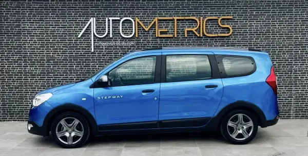 Dacia Lodgy 2019 - 13900 EUR, 110000 km - AUTO.MOTO.pt - 110000km - foto 4 de 10