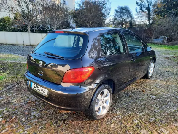 Peugeot 307 2008 - 4950 EUR, 152914 km - AUTO.MOTO.pt - 152914km - foto 4 de 9