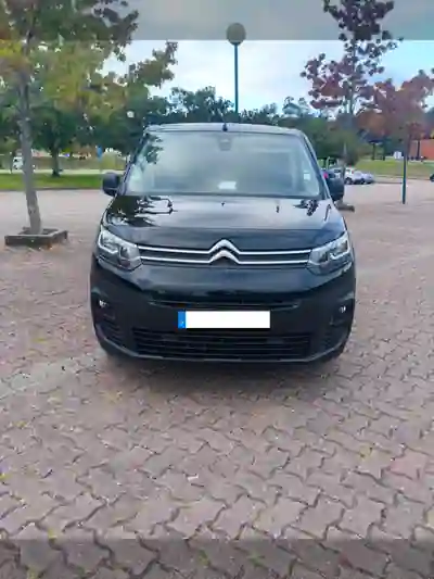 Citroën Berlingo 2021 - 13990 EUR, 180000 km - 180000km - foto 1 de 10
