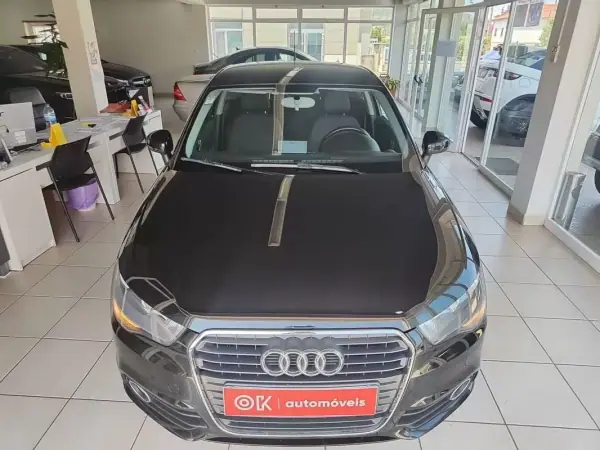 Audi A1 2011 - 8650 EUR, 215600 km - AUTO.MOTO.pt - 215600km - foto 4 de 32