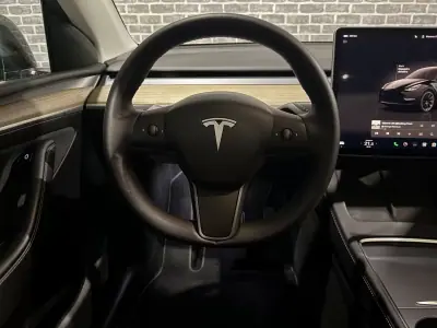 Tesla Model Y 2022 - 34900 EUR, 77000 km - AUTO.MOTO.pt - 77000km - foto 11 de 14