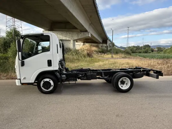 Isuzu 2024 - 28390 EUR, 19000 km - AUTO.MOTO.pt - 19000km - foto 6 de 26