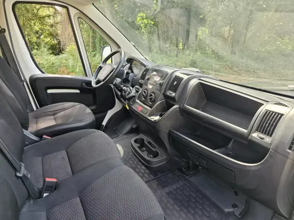 Peugeot BOXER 2.0 BlueHDi 435 L4H2 Premium 2020 - 20350 EUR, 126369 km - AUTO.MOTO.pt - 126369km - foto 20 de 40
